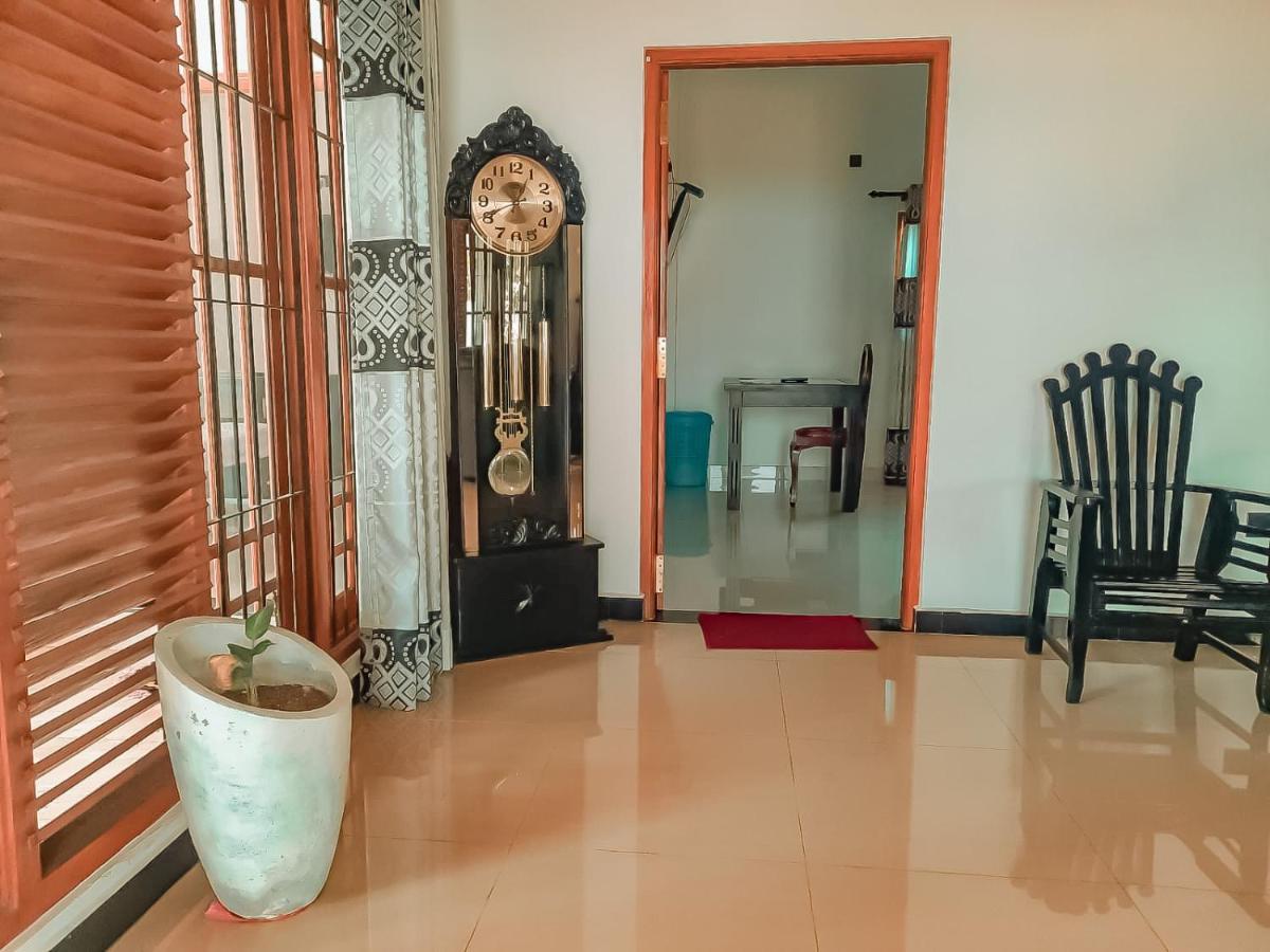 Hotel White House Ratnapura Zewnętrze zdjęcie