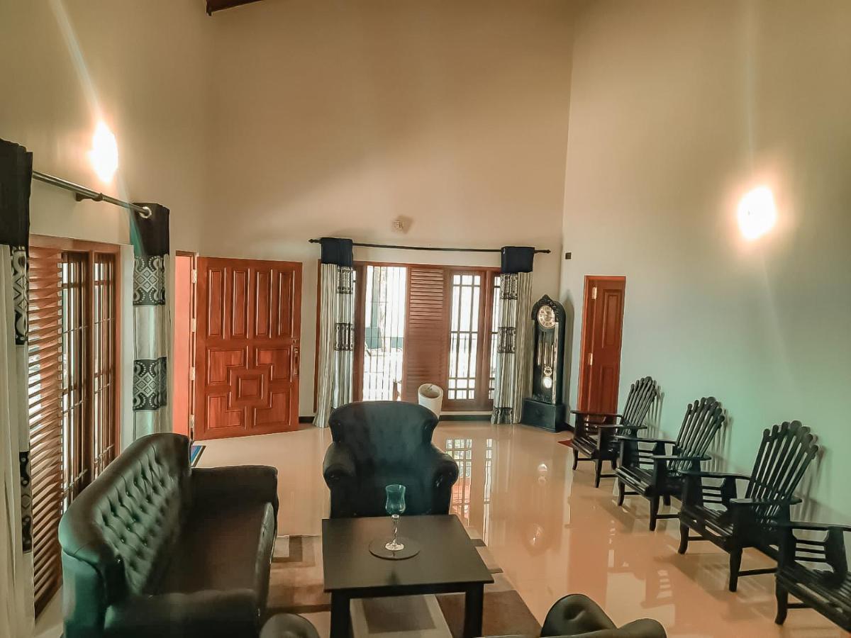Hotel White House Ratnapura Zewnętrze zdjęcie