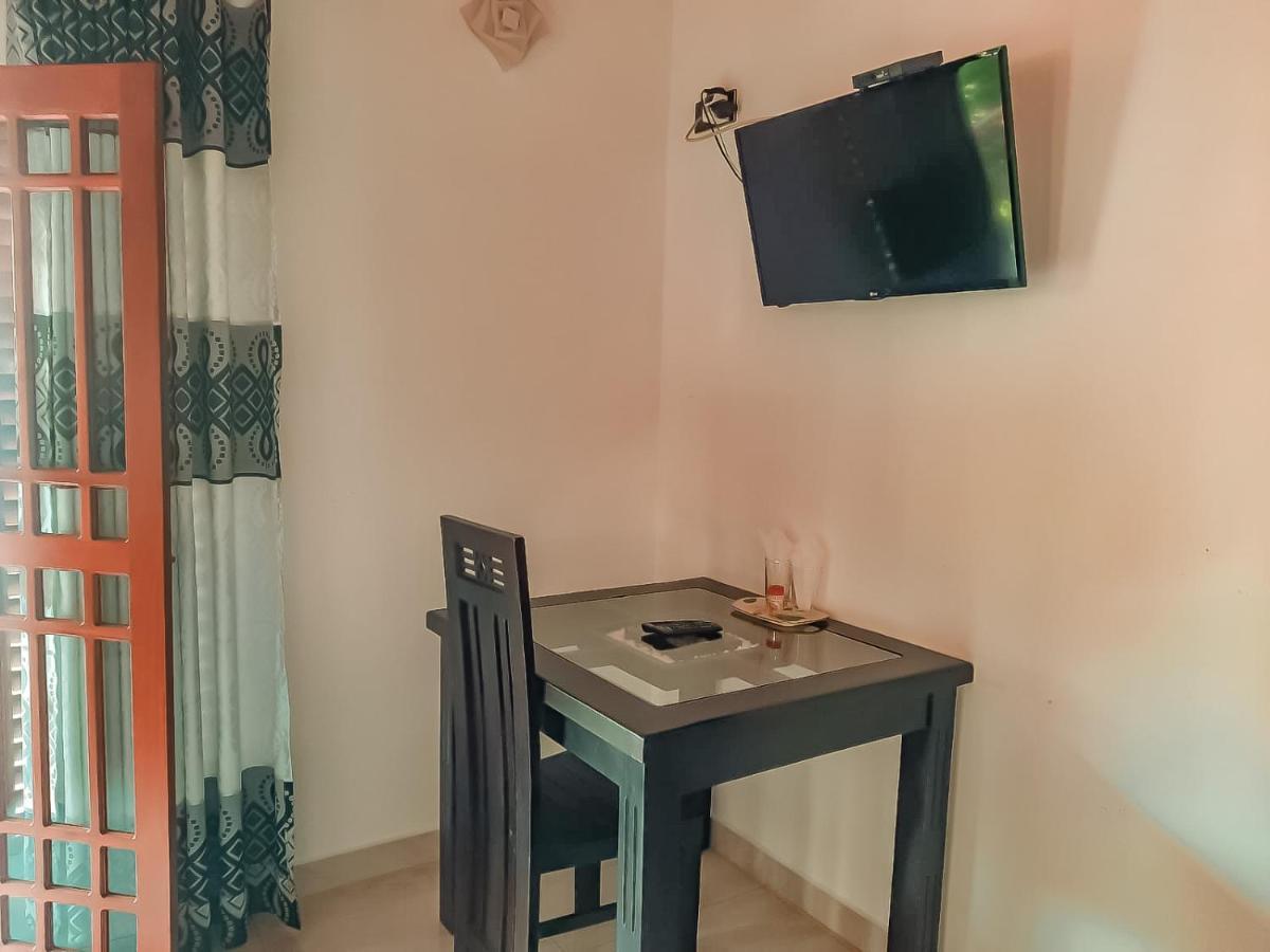Hotel White House Ratnapura Zewnętrze zdjęcie