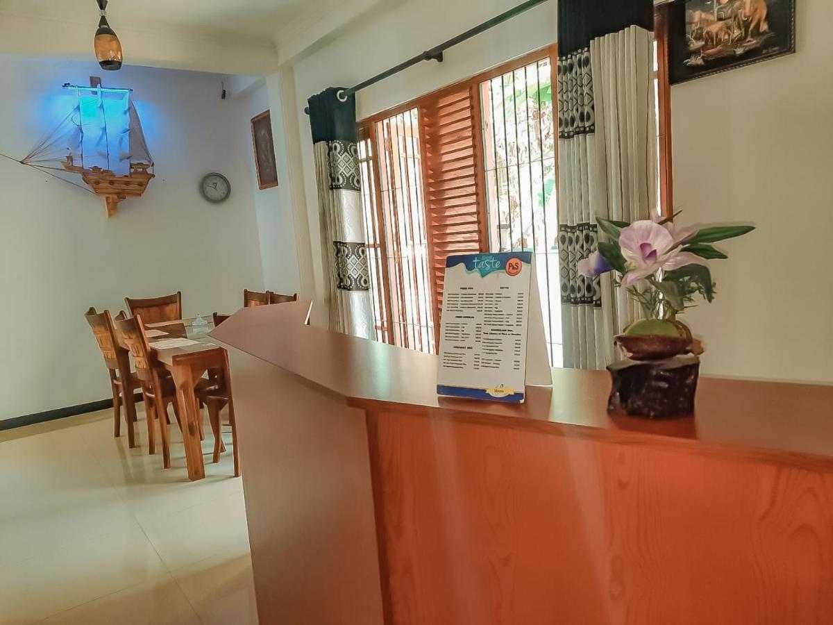 Hotel White House Ratnapura Zewnętrze zdjęcie