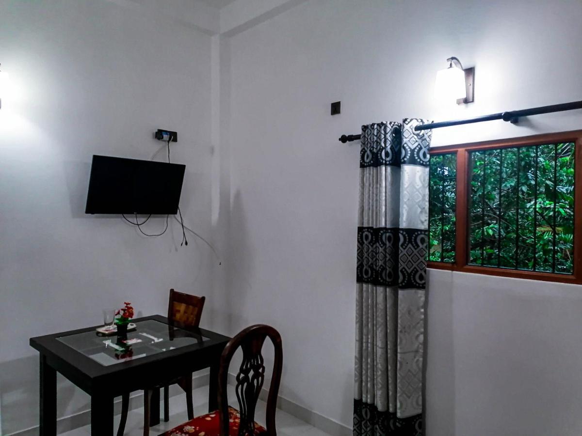 Hotel White House Ratnapura Zewnętrze zdjęcie