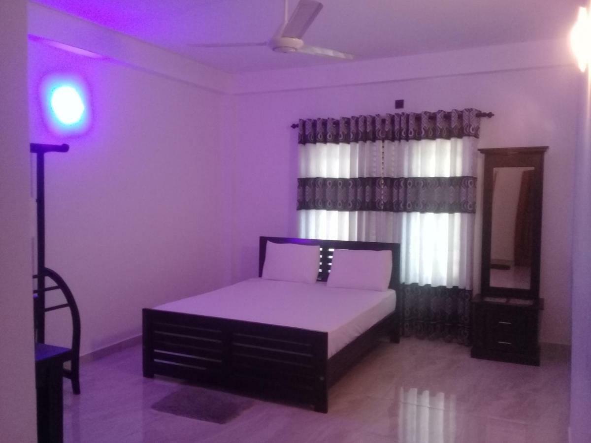 Hotel White House Ratnapura Zewnętrze zdjęcie